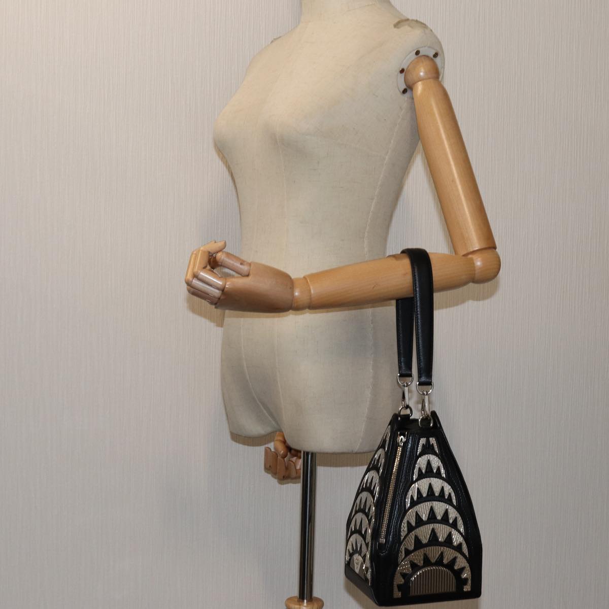 LOUIS VUITTON LV Buildings Minodiere Hand Bag Black M55728 LV 70445S