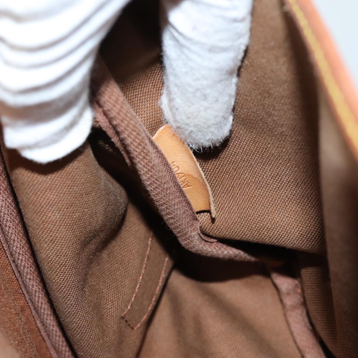 LOUIS VUITTON Monogram Saumur 35 Shoulder Bag M42254 LV 70520