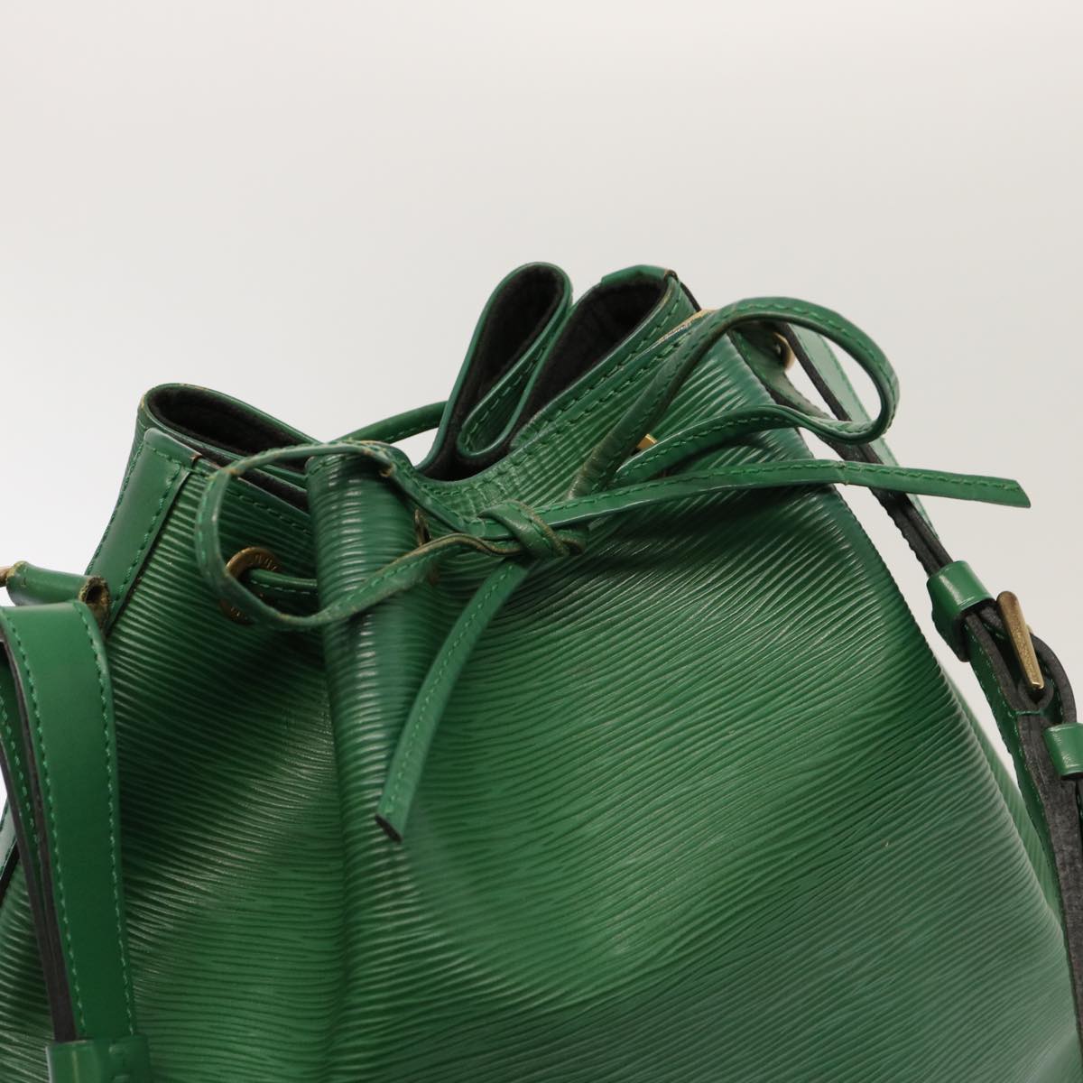 LOUIS VUITTON Epi Noe Shoulder Bag Green M44004 LV 70553