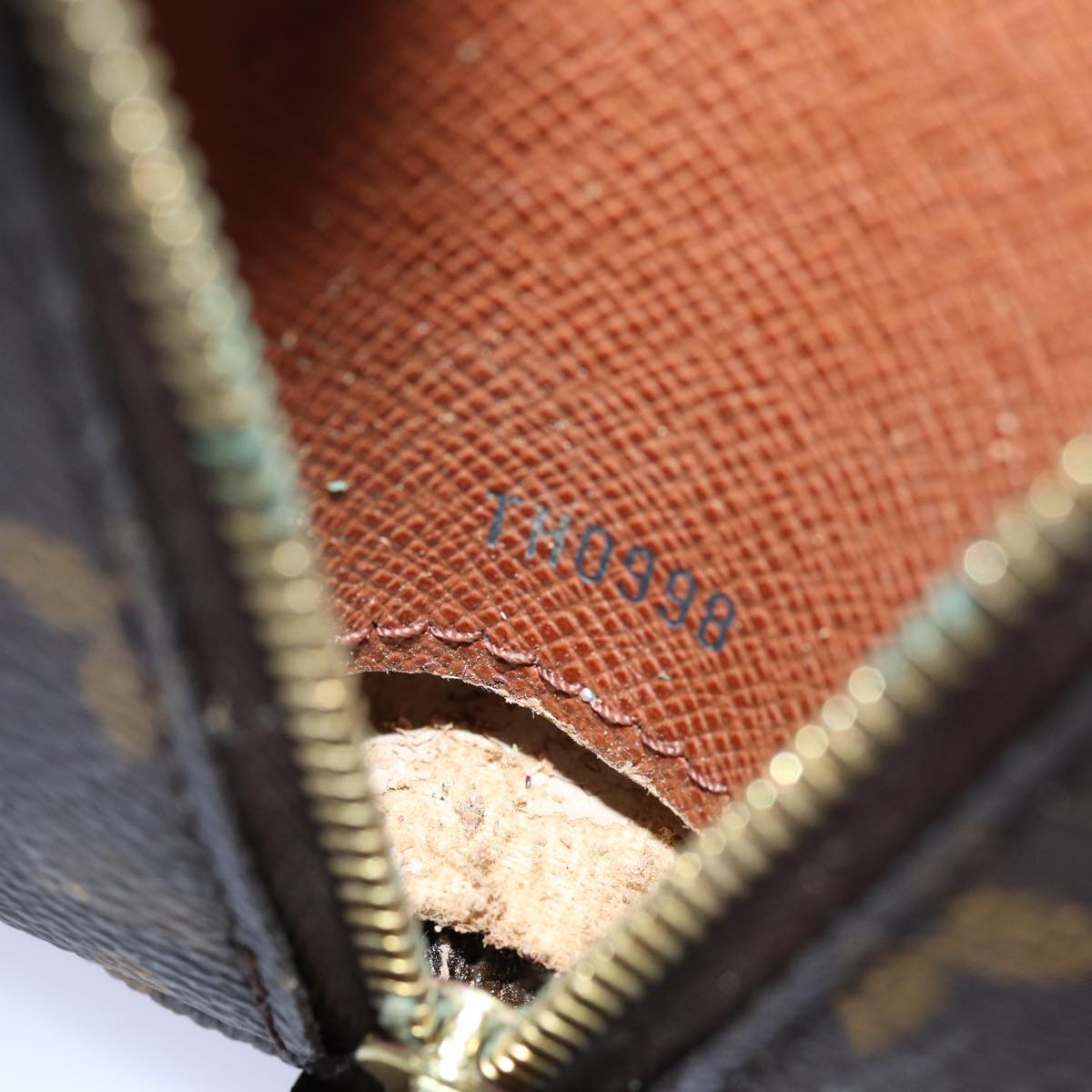 LOUIS VUITTON Monogram Trousse Demi Ronde Cosmetic Pouch M47520 LV 70712
