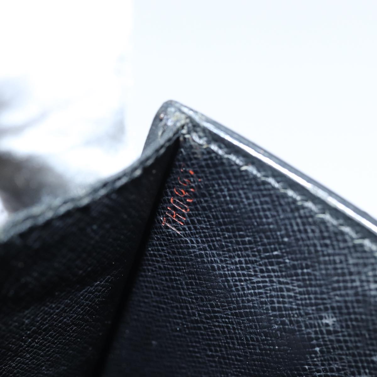 LOUIS VUITTON Epi Serie Dragonne Hand Bag Black M52612 LV 70727
