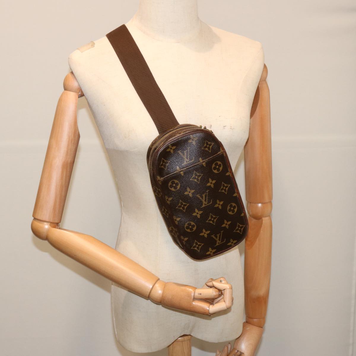 LOUIS VUITTON Monogram Pochette Gange Shoulder Bag M51870 LV 70735