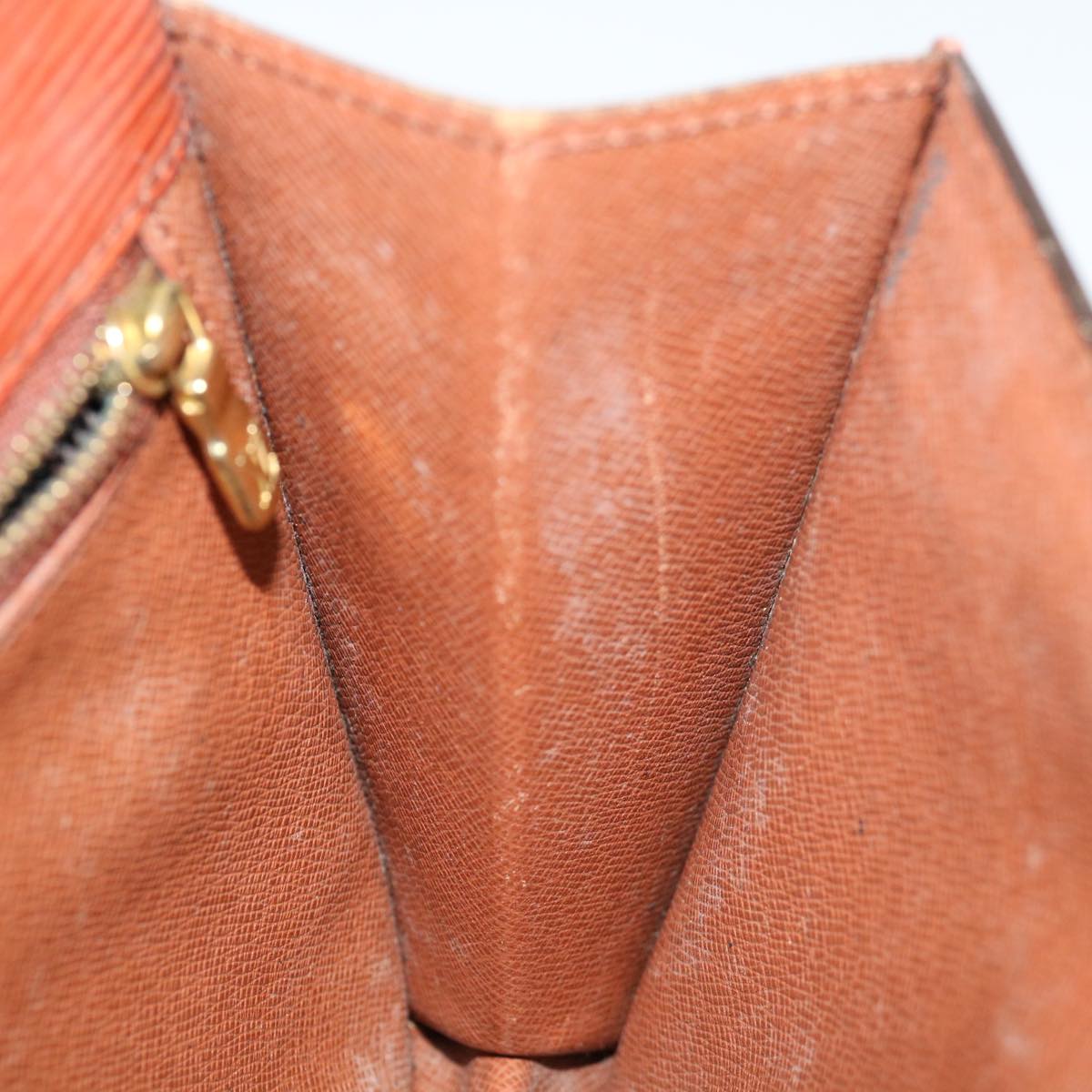 LOUIS VUITTON Epi Serie Dragonne Hand Bag Brown M52618 LV 70738