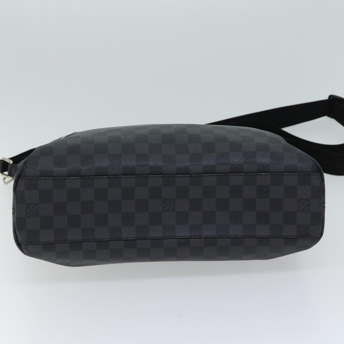 LOUIS VUITTON Damier Graphite Mick GM Shoulder Bag N41105 LV 70754