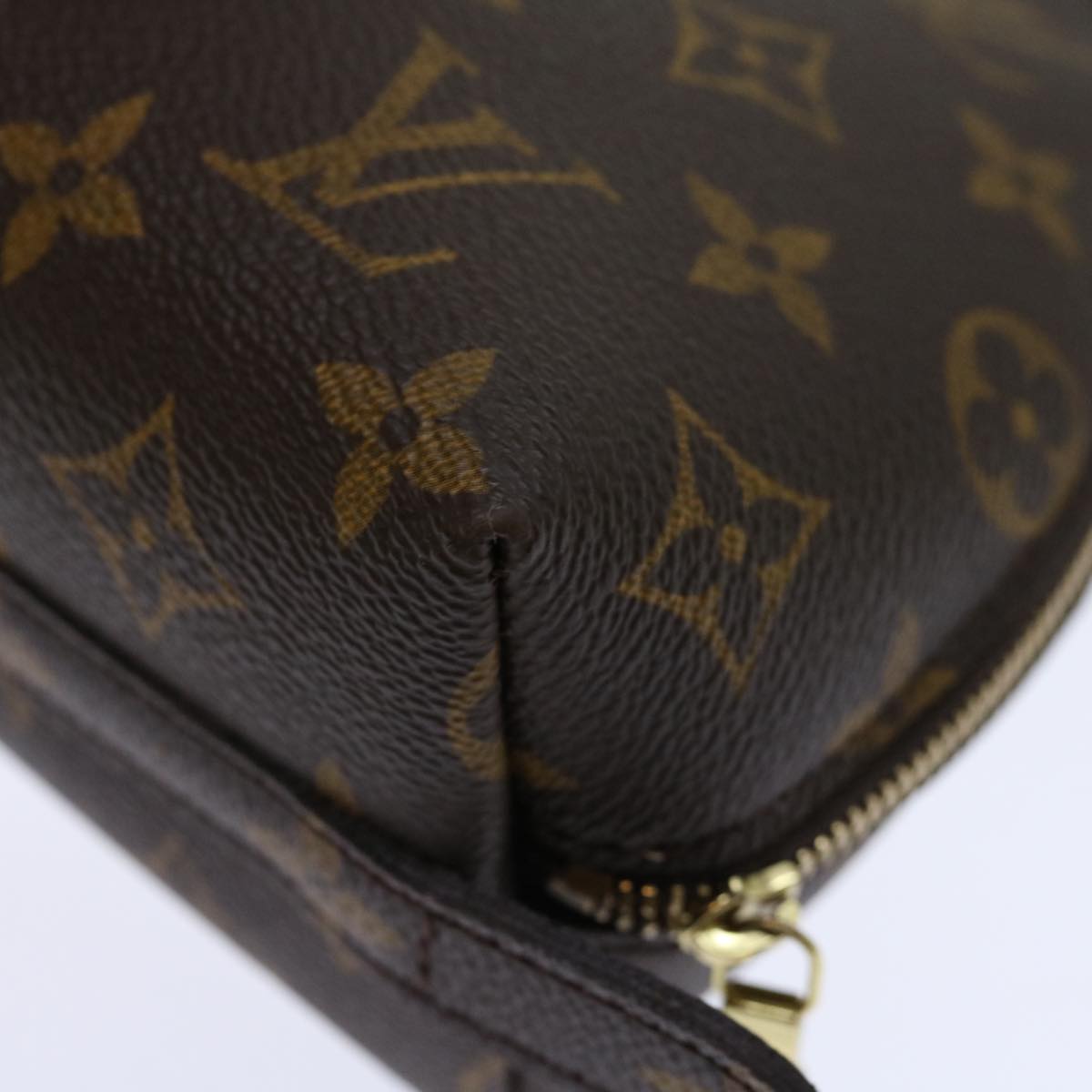 LOUIS VUITTON Monogram Trousse Demi Ronde Cosmetic Pouch M47520 LV 70901
