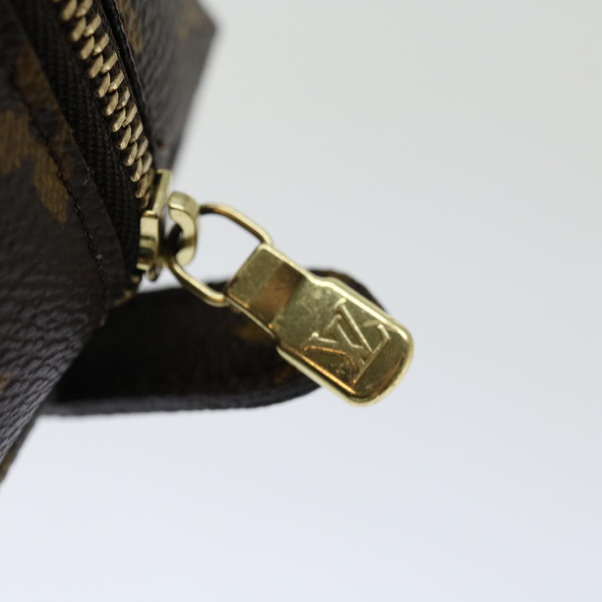 LOUIS VUITTON Monogram Trousse Demi Ronde Cosmetic Pouch M47520 LV 70901