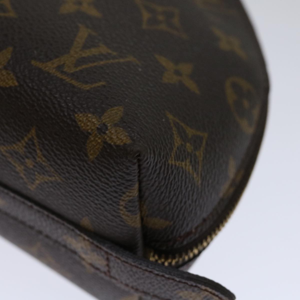 LOUIS VUITTON Monogram Trousse Demi Ronde Cosmetic Pouch M47520 LV 70902