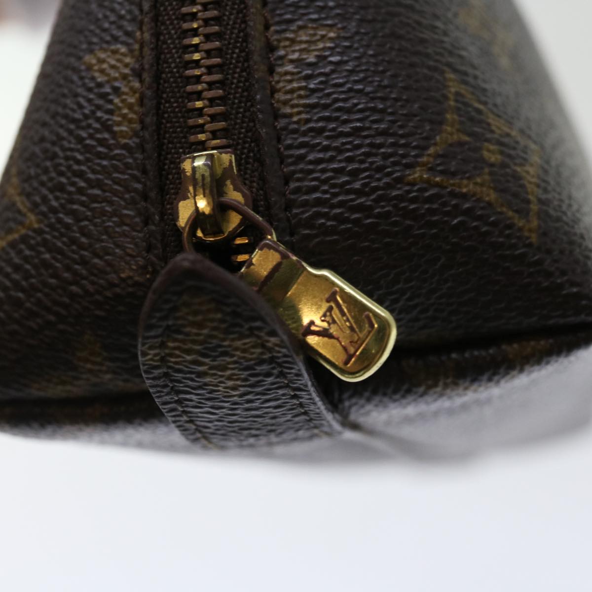LOUIS VUITTON Monogram Trousse Demi Ronde Cosmetic Pouch M47520 LV 70903