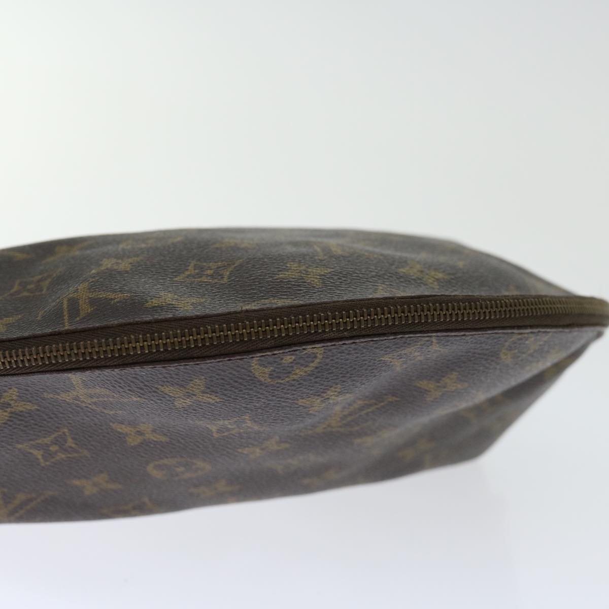 LOUIS VUITTON Monogram Trousse Demi Ronde Cosmetic Pouch M47520 LV 70903