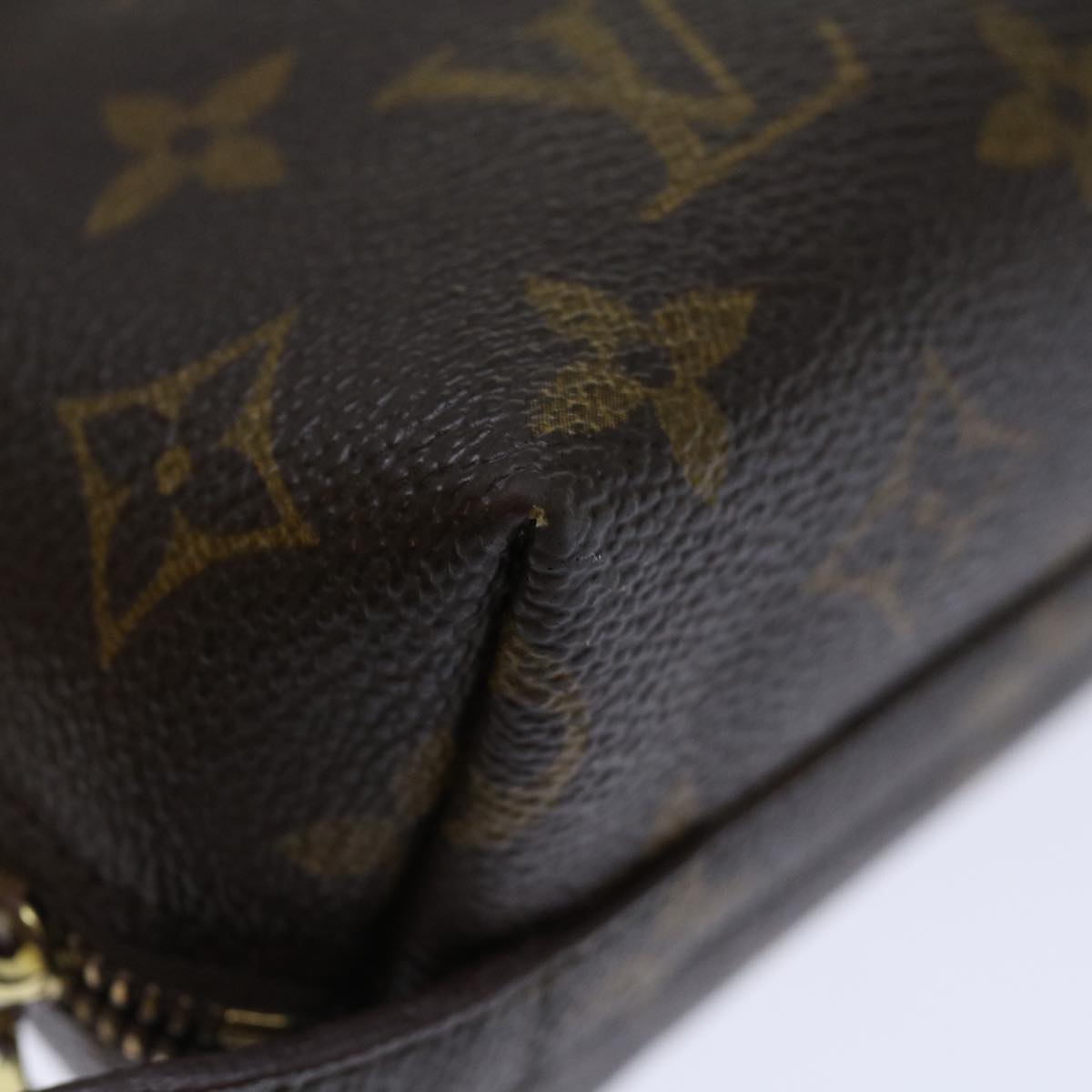 LOUIS VUITTON Monogram Trousse Demi Ronde Cosmetic Pouch M47520 LV 70903