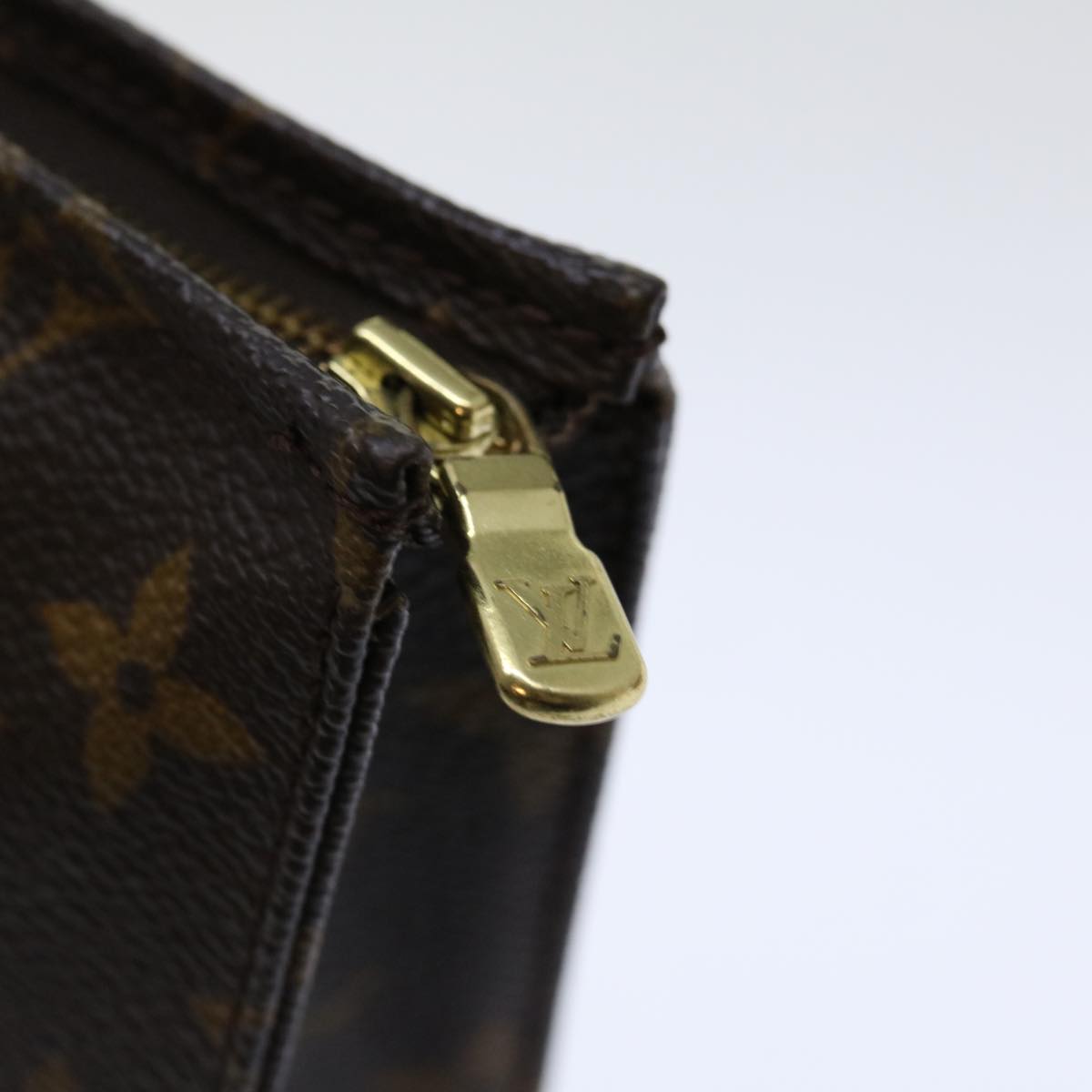 LOUIS VUITTON Monogram Poche Toilette 15 Pouch M47546 LV 70906