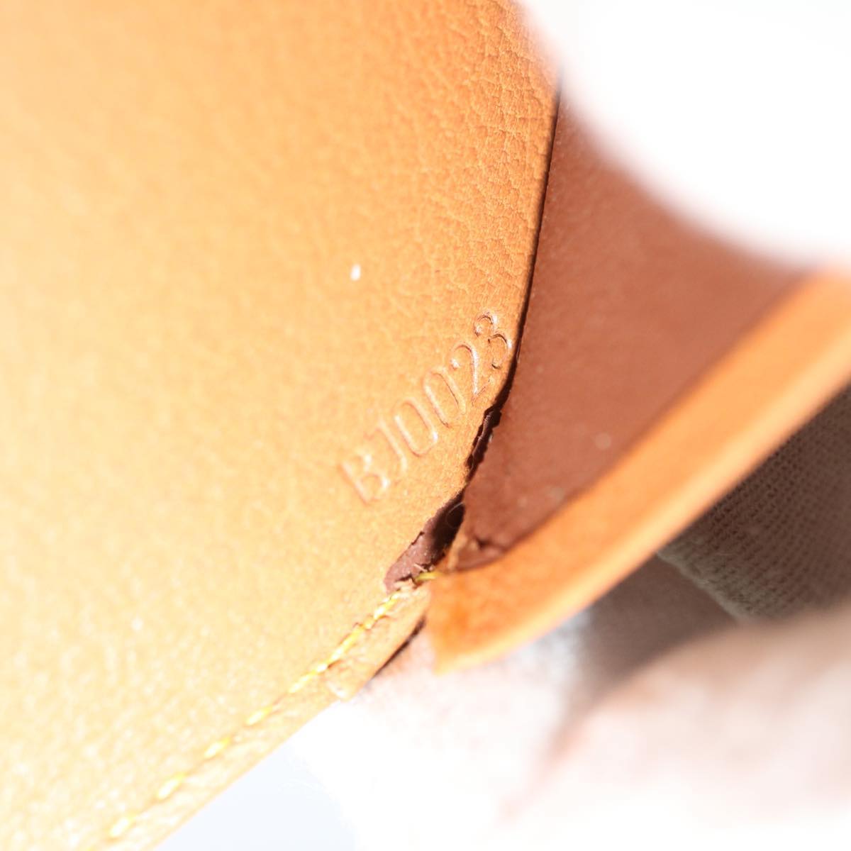 LOUIS VUITTON Nomad leather Agenda MM Day Planner Cover Beige R20473 70910