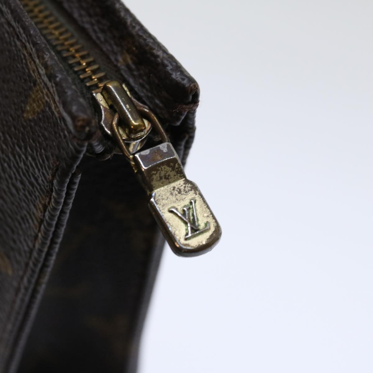 LOUIS VUITTON Monogram Poche Toilette 15 Pouch M47546 LV 70911