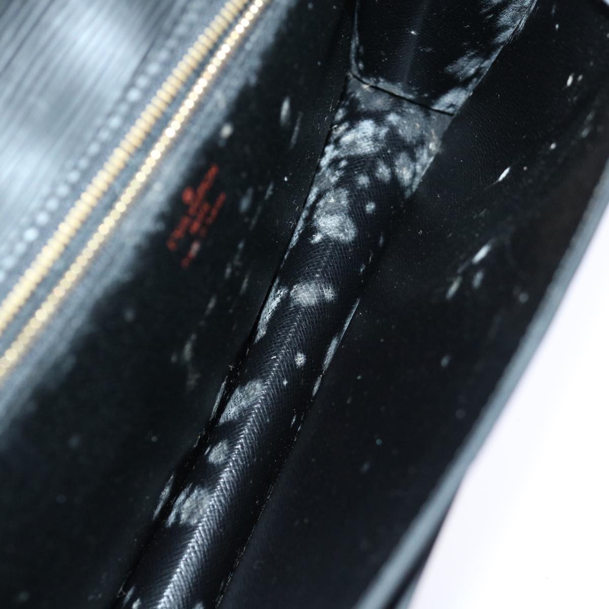LOUIS VUITTON Epi Serie Dragonne Hand Bag Black M52612 LV 70928