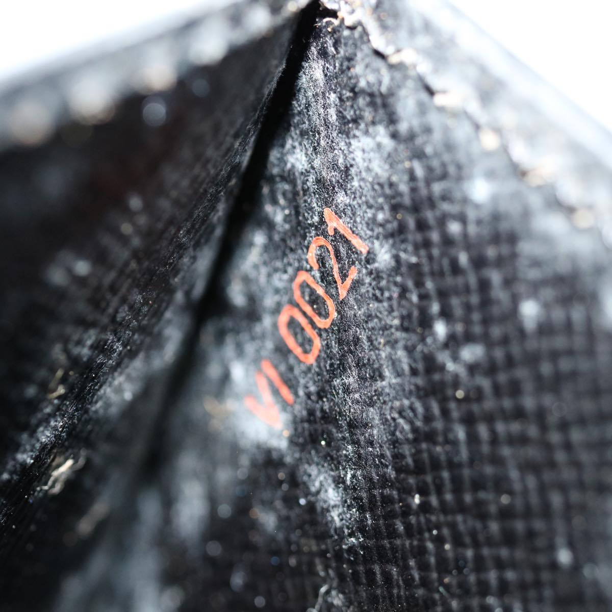 LOUIS VUITTON Epi Serie Dragonne Hand Bag Black M52612 LV 70928