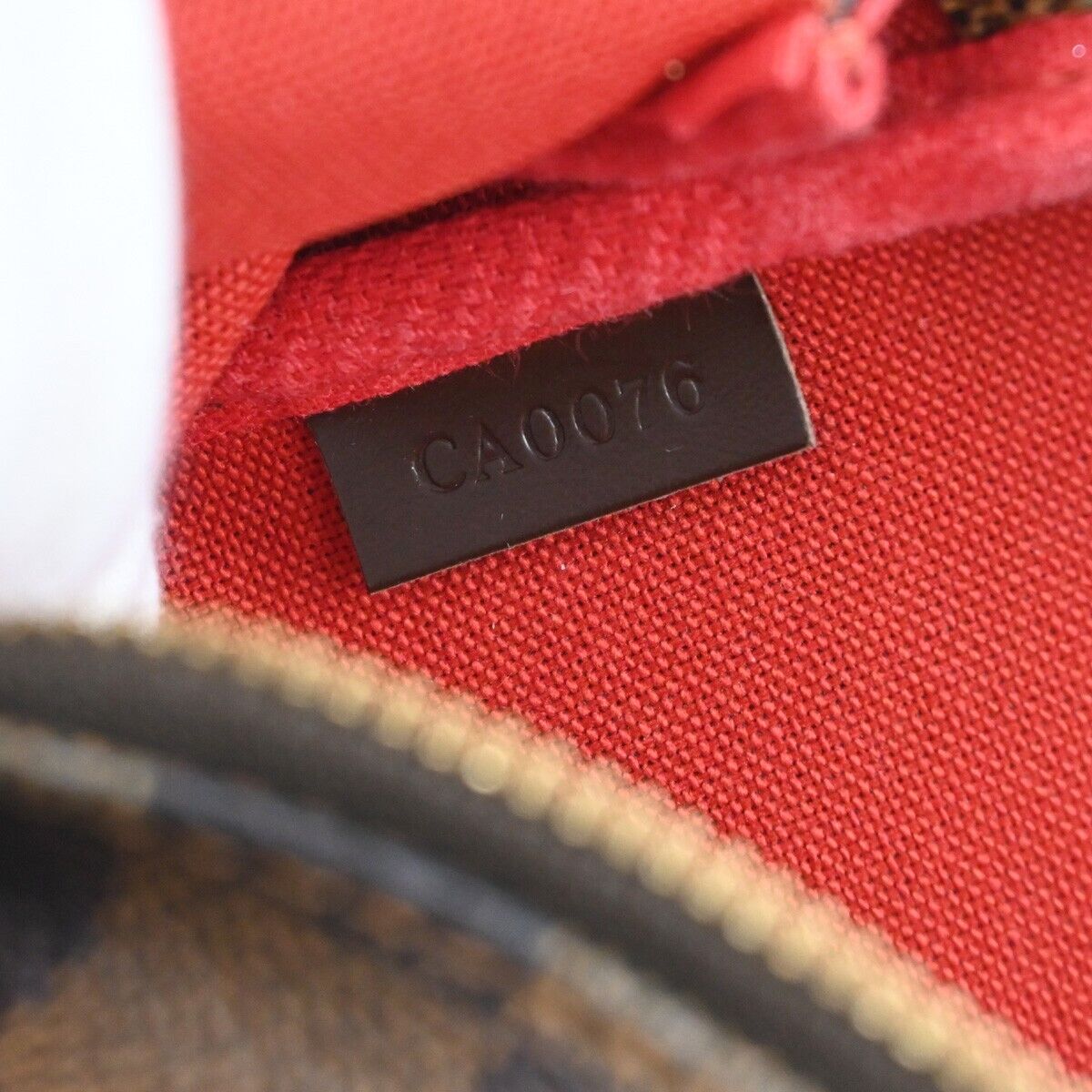 Louis Vuitton Pochette Accessoires  Canvas Clutch Bag ()