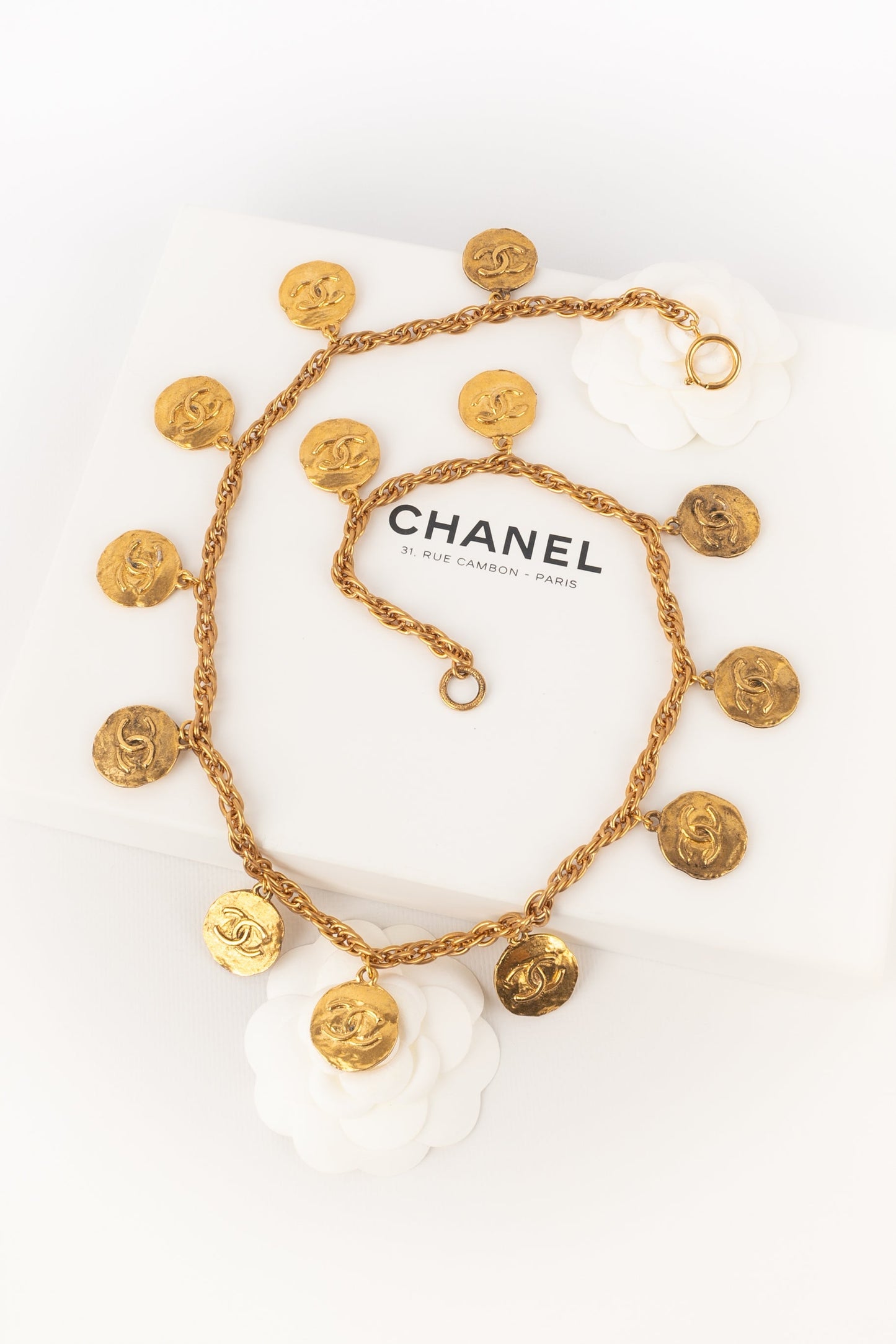 Collier / sautoir dorÃ© Chanel