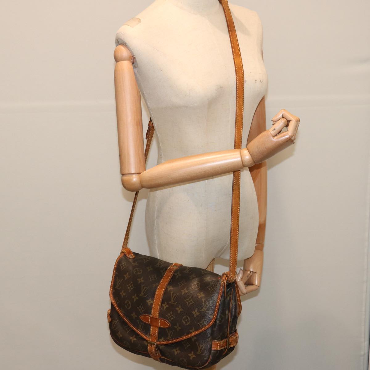 LOUIS VUITTON Monogram Saumur 30 Shoulder Bag M42256 LV 71080