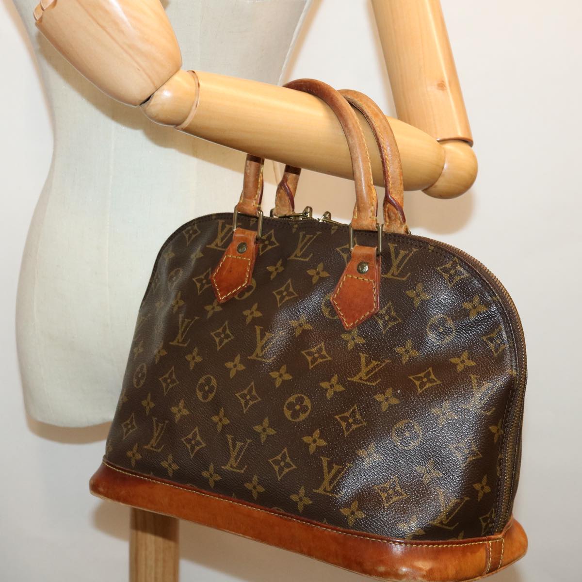 LOUIS VUITTON Monogram Alma Hand Bag M51130 LV 71123