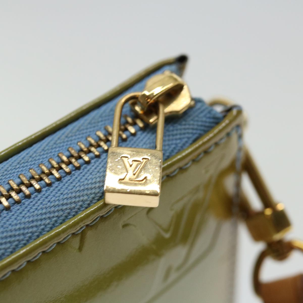 LOUIS VUITTON Monogram Vernis Lexington Pouch Baby Blue M91011 LV 71205