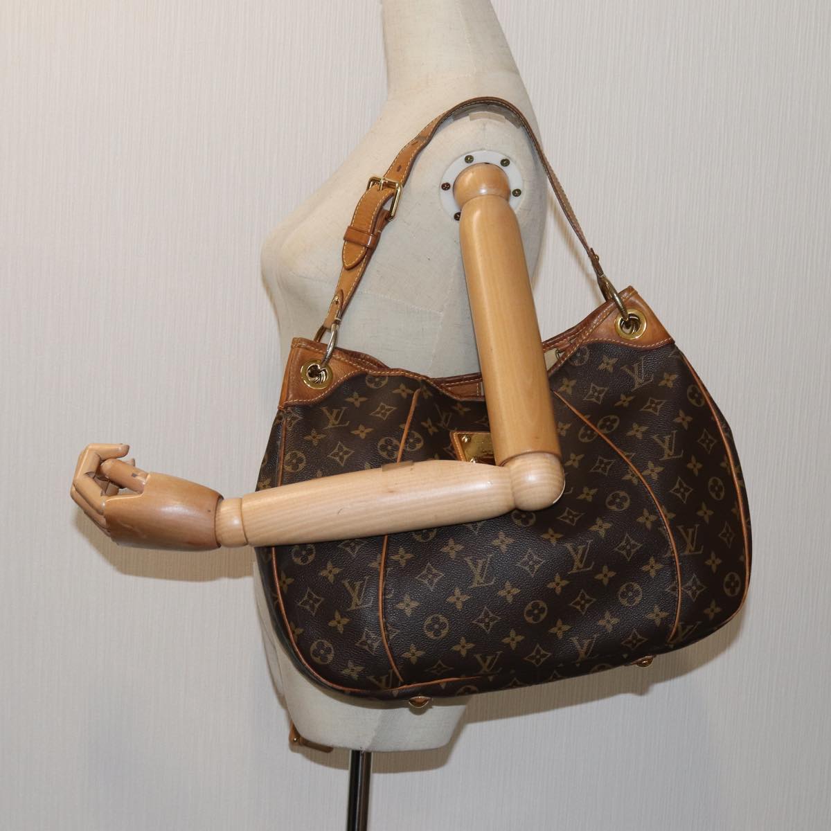 LOUIS VUITTON Monogram Galliera PM Shoulder Bag M56382 LV 71246