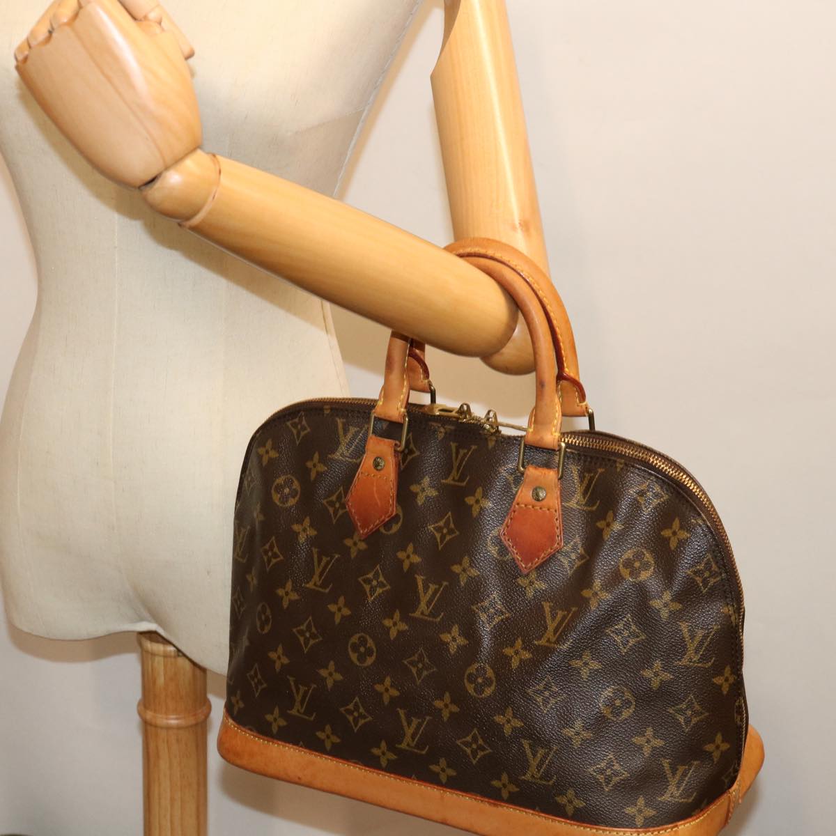 LOUIS VUITTON Monogram Alma Hand Bag M51130 LV 71284