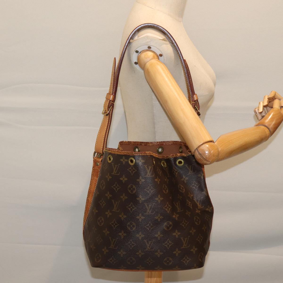 LOUIS VUITTON Monogram Petit Noe Shoulder Bag M42226 LV 71391