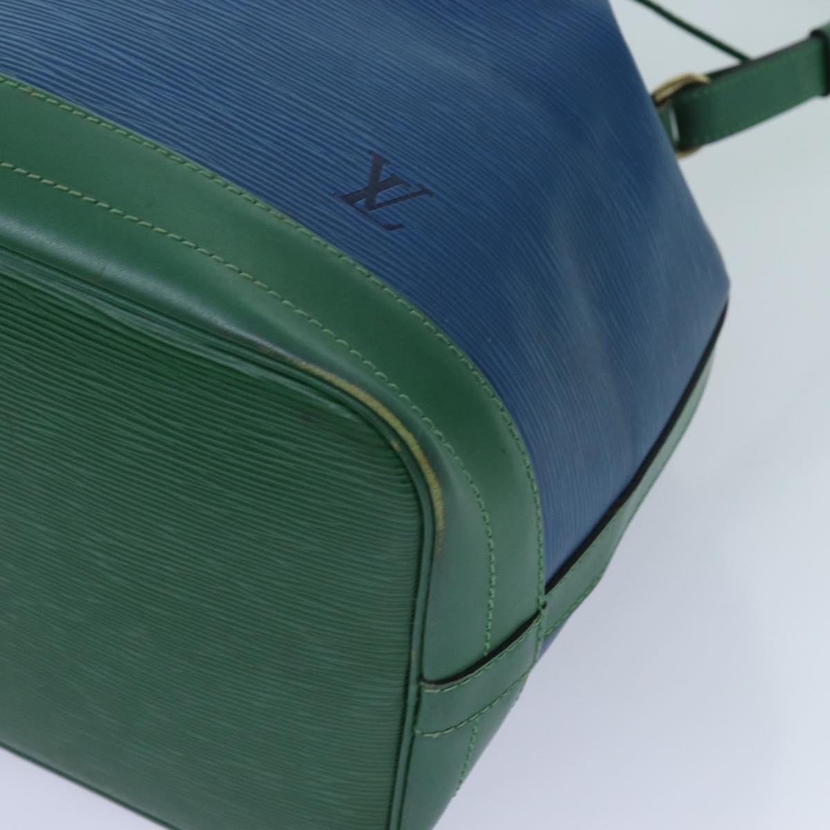 LOUIS VUITTON Epi Noe Shoulder Bag Bicolor Green Blue M44044 LV 71396
