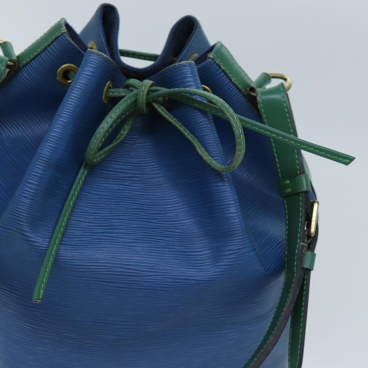 LOUIS VUITTON Epi Noe Shoulder Bag Bicolor Green Blue M44044 LV 71396