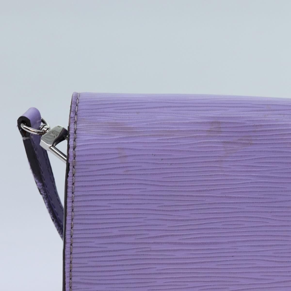 LOUIS VUITTON Epi Pochette Louise PM Clutch Bag Lila LV 71416