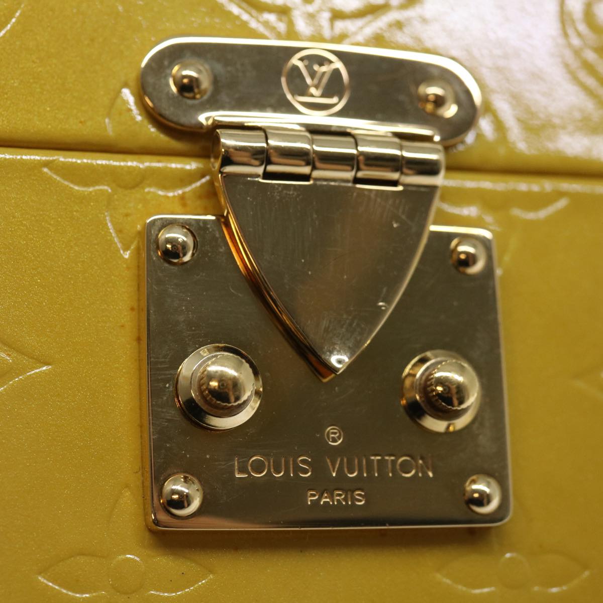 LOUIS VUITTON Monogram Vernis Bleecker Cosmetic Pouch Beige M91002 71437