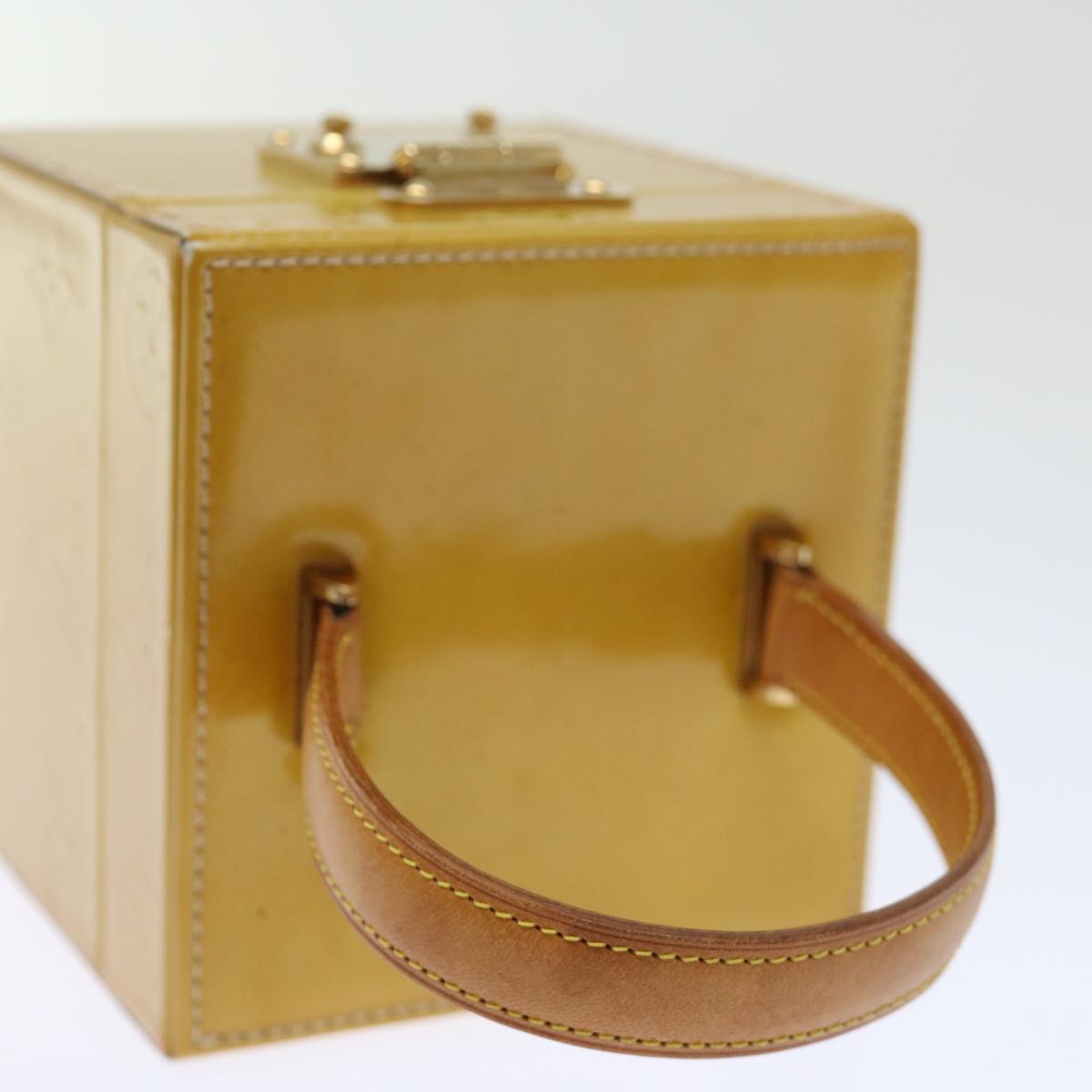 LOUIS VUITTON Monogram Vernis Bleecker Cosmetic Pouch Beige M91002 71437