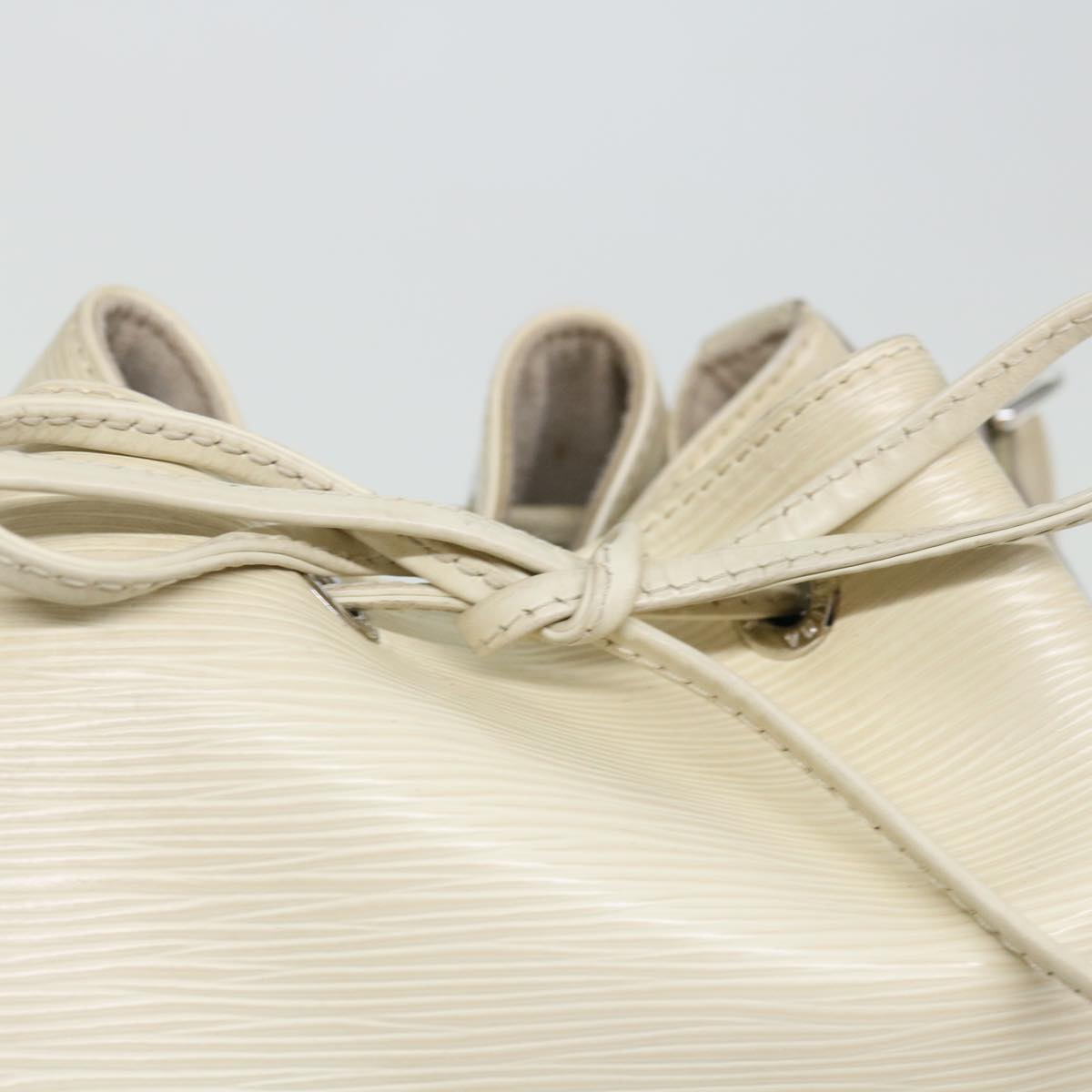 LOUIS VUITTON Epi Noe Shoulder Bag White Yvoire M4084J LV 71460