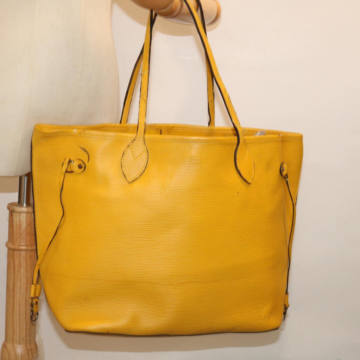 LOUIS VUITTON Epi Neverfull MM Tote Bag Mimosa M40957 LV 71485