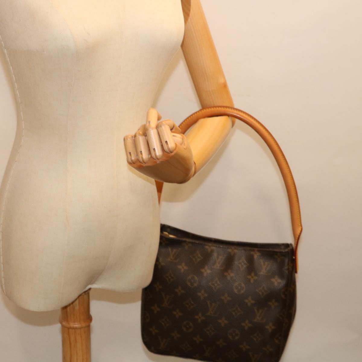 LOUIS VUITTON Monogram Looping MM Shoulder Bag M51146 LV 71605A