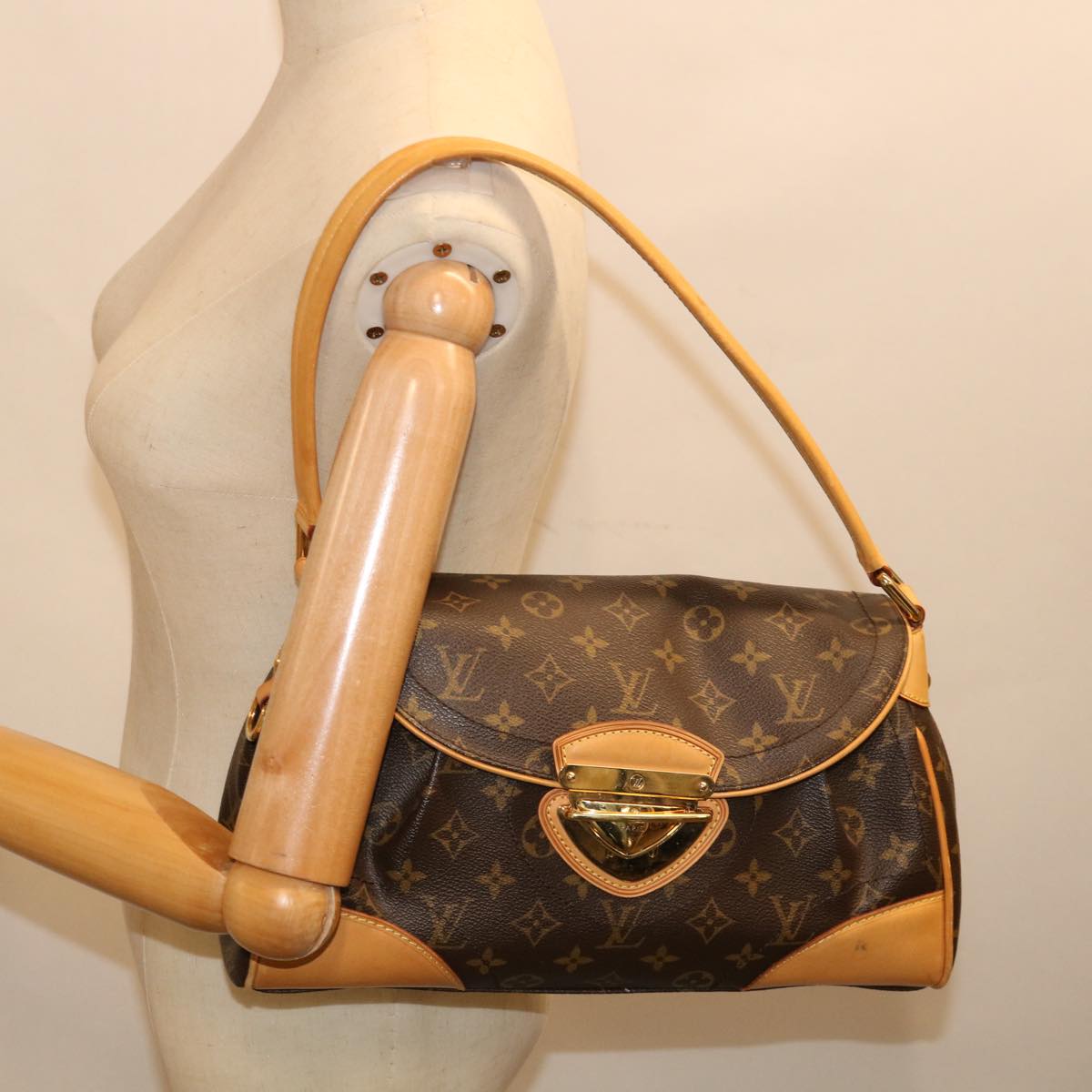 LOUIS VUITTON Monogram Beverly MM Shoulder Bag M40121 LV 71606