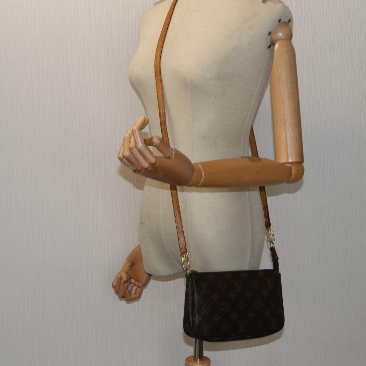 LOUIS VUITTON Monogram Pochette Accessoires Pouch M51980 LV 71662
