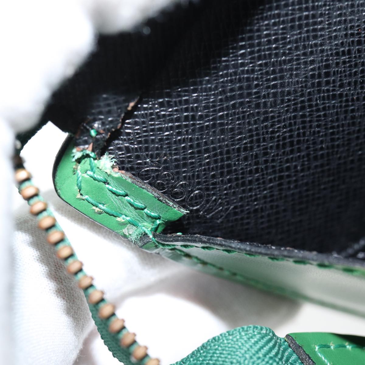 LOUIS VUITTON Epi Sac Triangle Hand Bag Green M52094 LV 71766