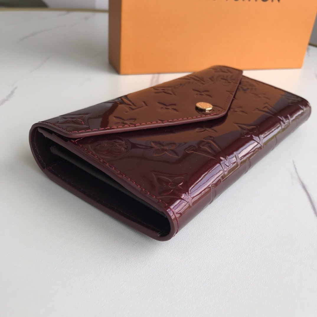 GLM - Top Quality Wallet LUV 007