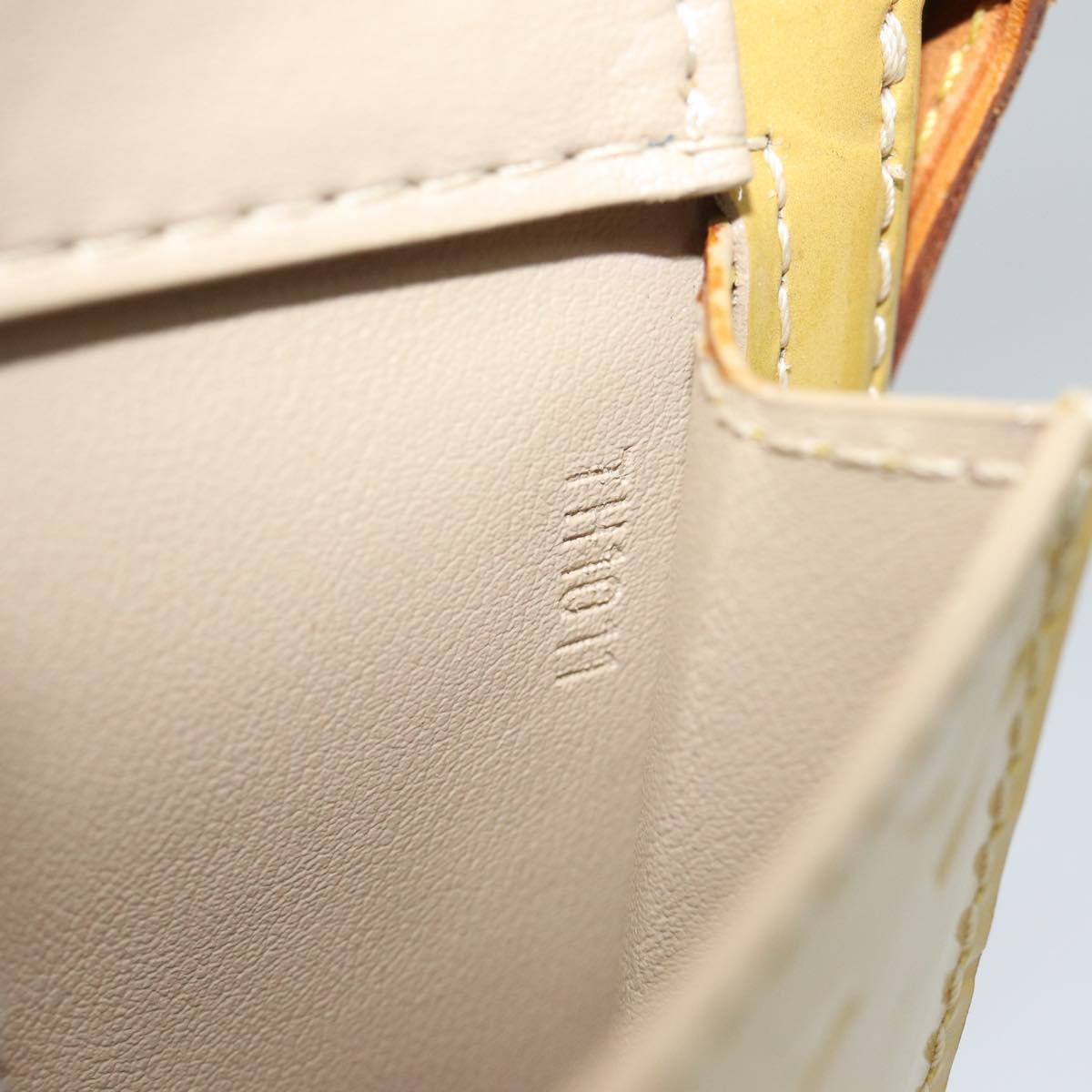 LOUIS VUITTON Monogram Vernis Motto Accessory Pouch Beige M91136 LV 72000