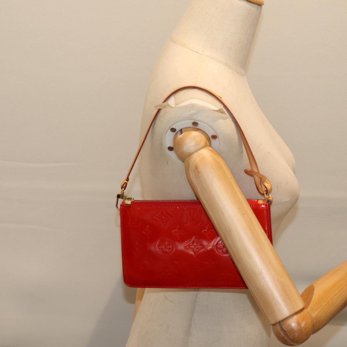 LOUIS VUITTON Monogram Vernis Lexington Accessory Pouch Rouge M91132 72101A