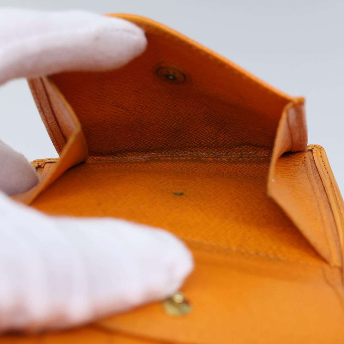 LOUIS VUITTON Epi Porte Billets Compact Bifold Wallet Mandarin M6355H 72180