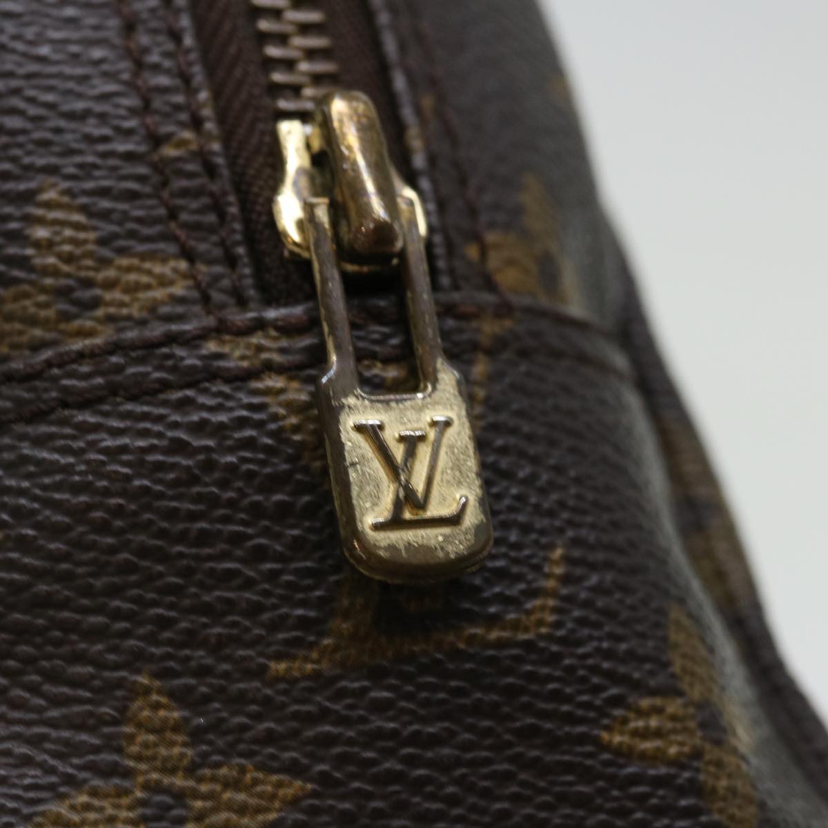 LOUIS VUITTON Monogram Trousse Toilette 28 Clutch Bag M47522 LV 72305