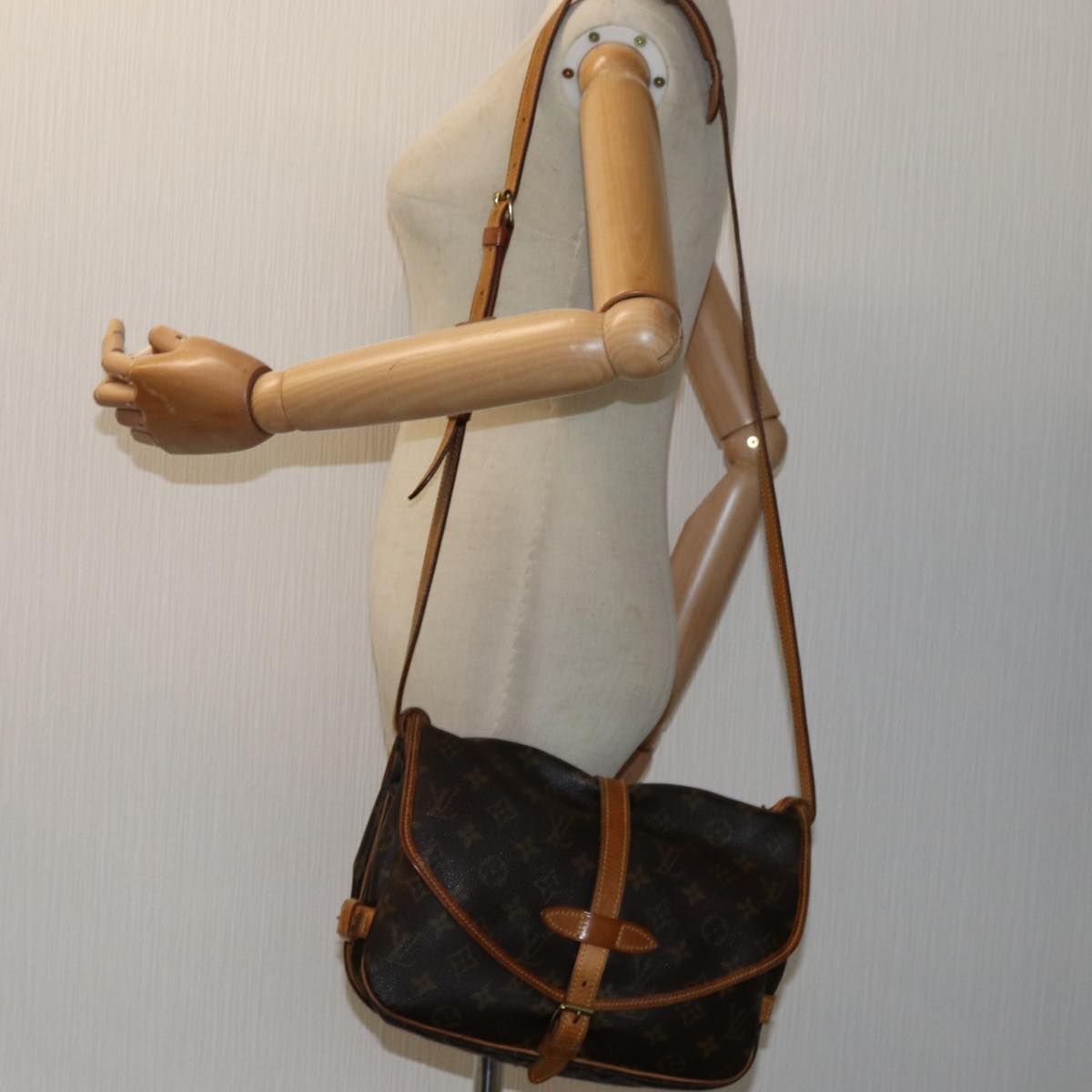 LOUIS VUITTON Monogram Saumur 30 Shoulder Bag M42256 LV 72604