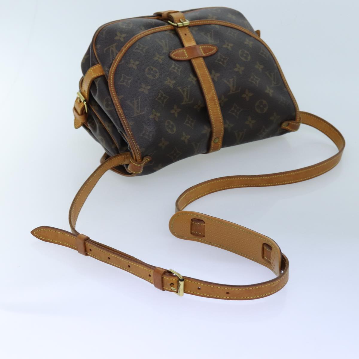 LOUIS VUITTON Monogram Saumur 30 Shoulder Bag M42256 LV 72604