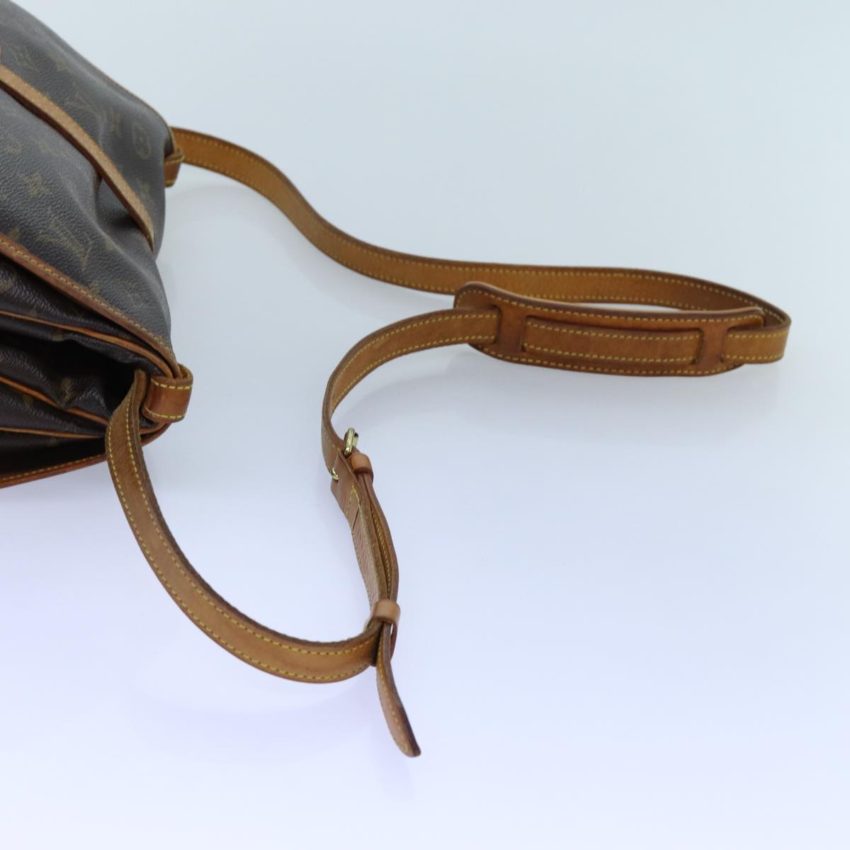LOUIS VUITTON Monogram Saumur 30 Shoulder Bag M42256 LV 72604