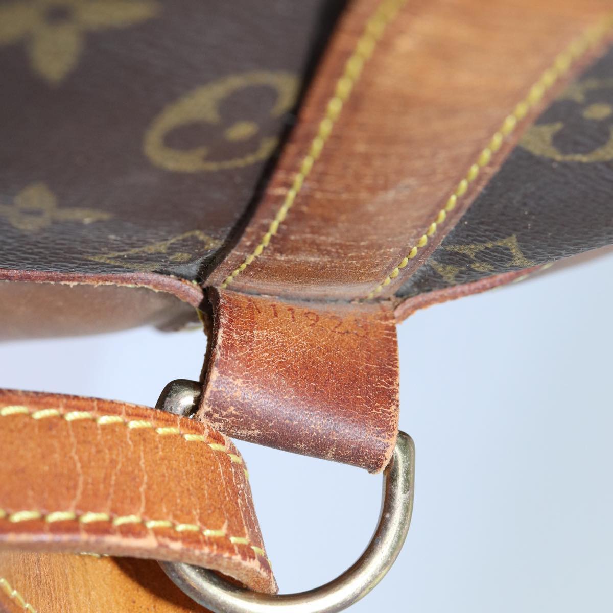 LOUIS VUITTON Monogram Randonnee GM Shoulder Bag M42244 LV 72668