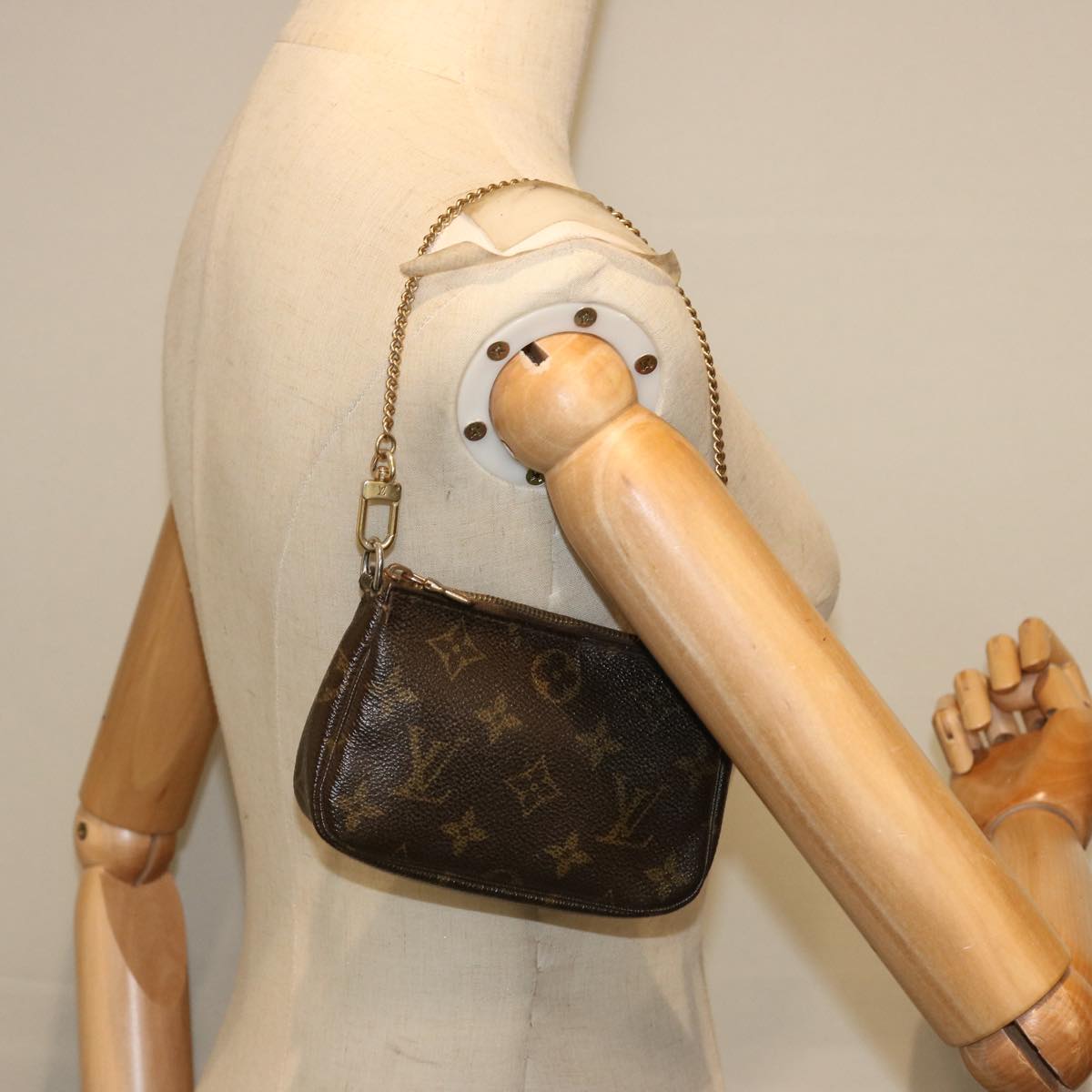 LOUIS VUITTON Monogram Mini Pochette Accessoires Pouch M58009 LV 72906