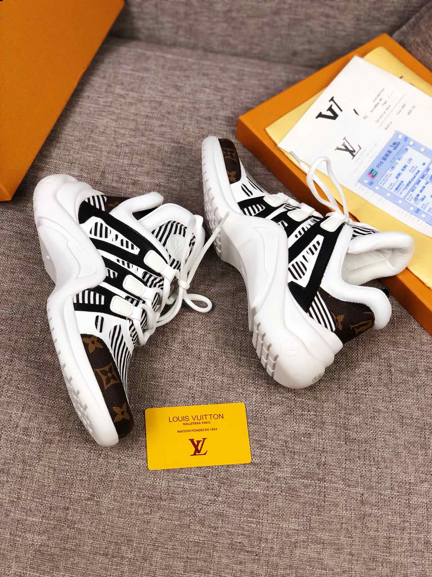 GLM - LUV Archlight Black White Sneaker