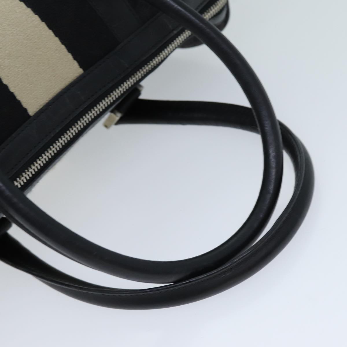 GUCCI GG Canvas Sherry Line Hand Bag White Black 000 0851 73370